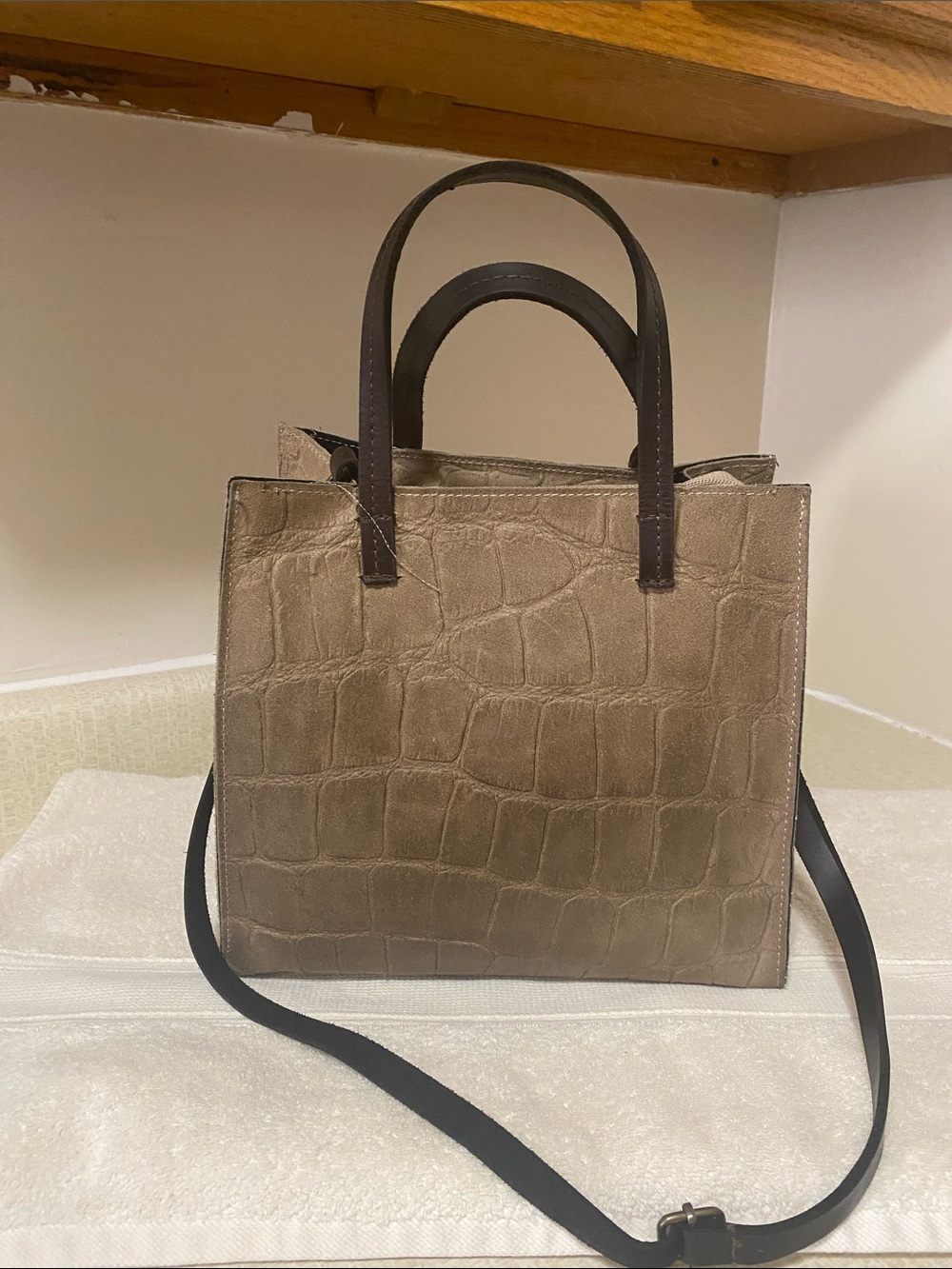 WAUW Croc-Embossed Structured Tote Shoulder Bag in Taupe with Black Strap